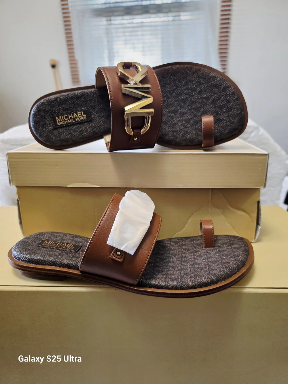 Michael Kors smooth sole slight